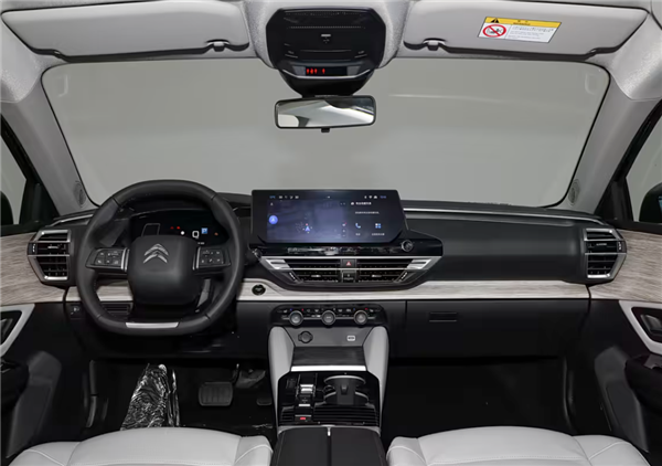 一口价11.37万元起！东风雪铁龙新款凡尔赛C5 X上市