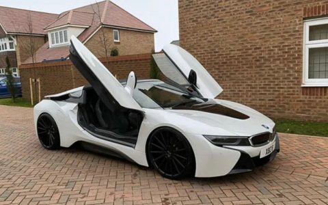 宝马i8敞篷版多少钱一辆