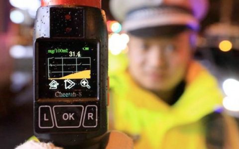 酒精测试仪吹出多少算酒驾