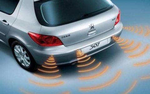 倒车雷达探头在哪个位置