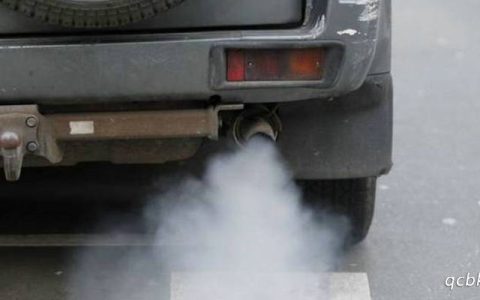 汽车排气管一直冒白烟正常吗
