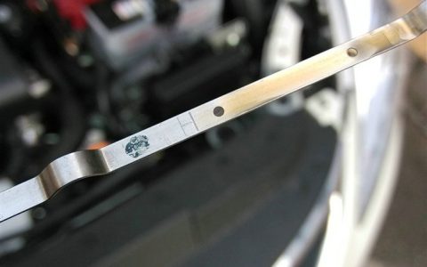 机油不加满对车子的影响