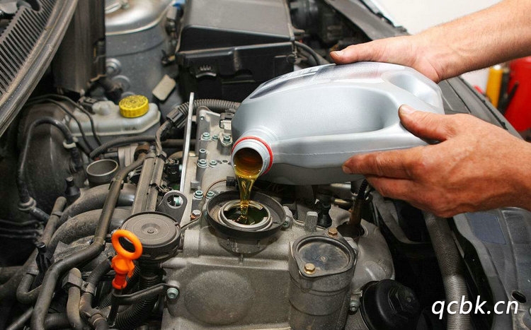 汽车机油压力过低还能开吗