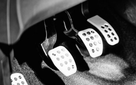 开车离合器的正确踩法