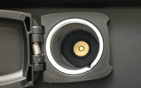 点烟器充电器可以一直插着吗