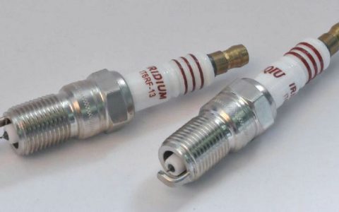 铱金火花塞和铂金火花塞哪个好