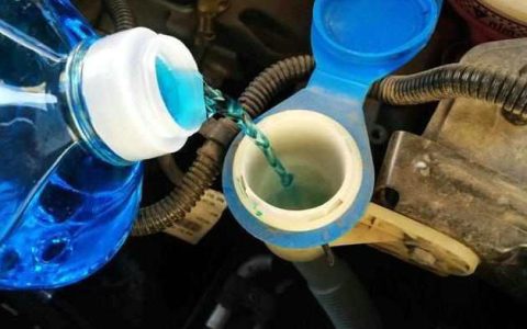 玻璃水可以用矿泉水代替吗