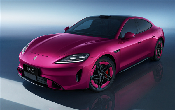 鸿蒙智行首款猎装车 尚界Z7T无伪实车上路：颜值有爱不