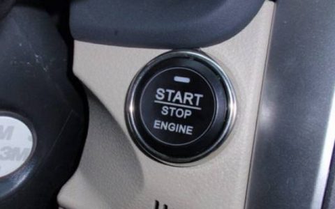 自动挡如何打火启动