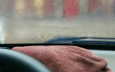 汽车内怎么快速除雾