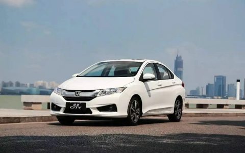 三厢飞度叫什么名字