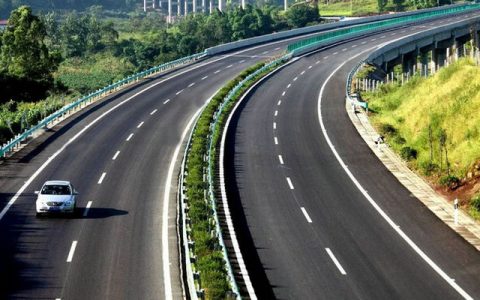 高速上实线可以变道吗