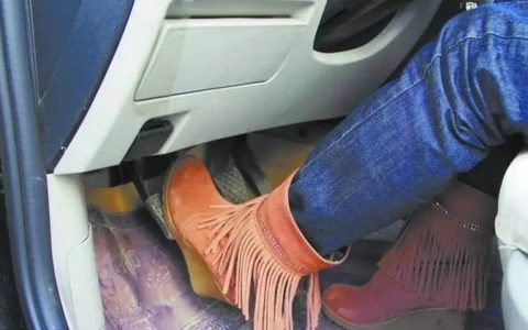 两脚离合器是什么意思