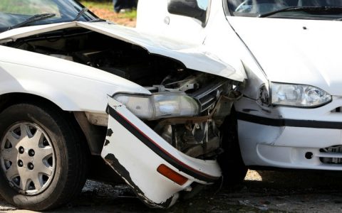 撞车了打110还是122