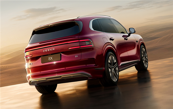 吉利版“宝马X5”登场 极氪8X内饰公布：用上宾利同款音响