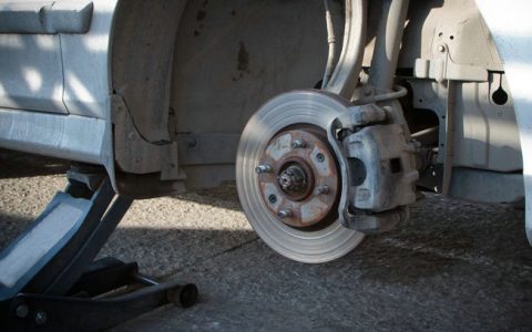 刹车失灵采取什么措施