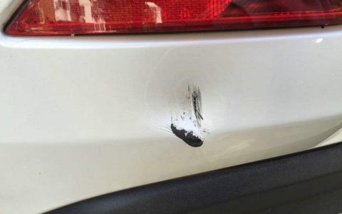 汽车有个小坑怎么修复