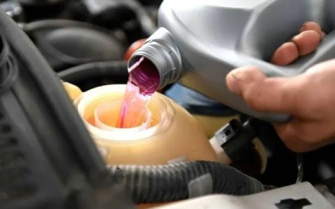 汽车防冻液多久换一次