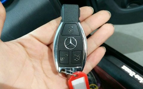 奔驰c级钥匙配一把多少钱