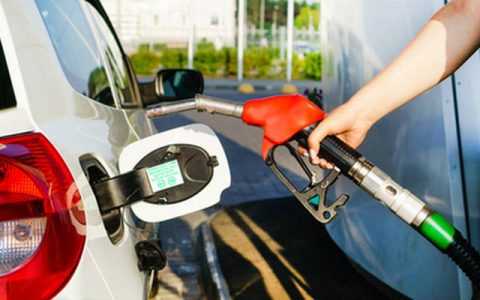 去加油站加油时需要熄火吗