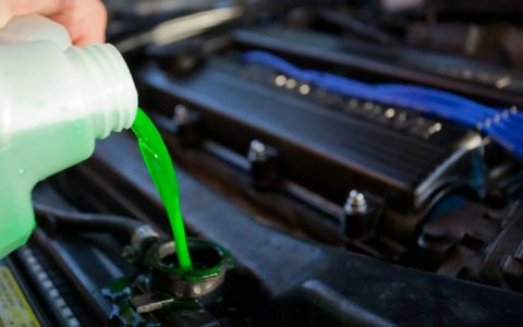 汽车防冻液多少钱一瓶