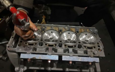 烧机油不大修的话还能开多久