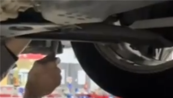 换胎后车辆持续跑偏！东风日产4S店更换非原厂轮胎 车主维权一波三折