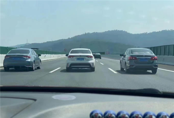 800余人被约谈！高速龟速车成隐形杀手：交警精准整治