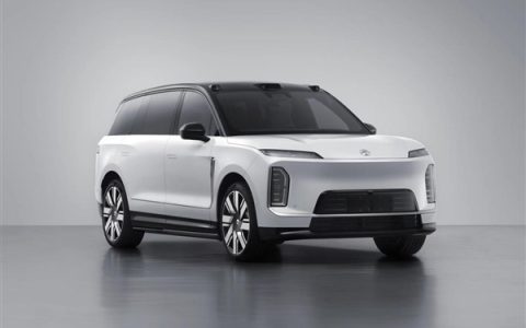 旗舰技术系数上车！蔚来ES9售价或超60万：填补行政纯电领域空白