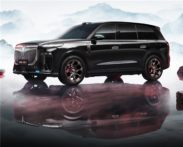 配华为896线激光雷达 岚图全尺寸SUV泰山黑武士上市：50.99万