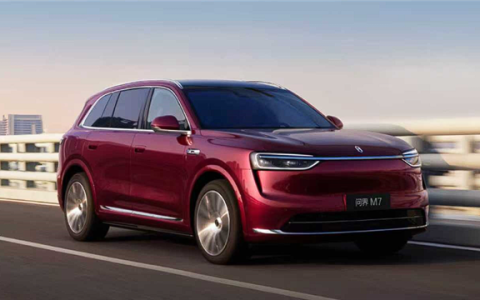 鸿蒙智行2月各车型销量出炉：仅问界M7一车破万台