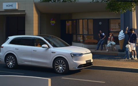 鸿蒙智行累计交付超130万辆：连续14个月均价中国第一