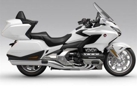 告别肉包铁！雅马哈发布全球首款带安全气囊的量产踏板车Tricity 300