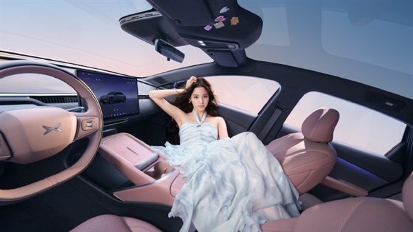 何小鹏听劝！新款MONA 03诸多灵感都来自欧阳娜娜