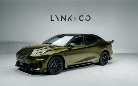 造型忒拉风！领克07 EM-P碳纤维尾翼版上市：限时13.98万起