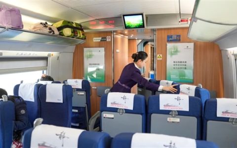 见没见过高铁换向！车尾秒变车头