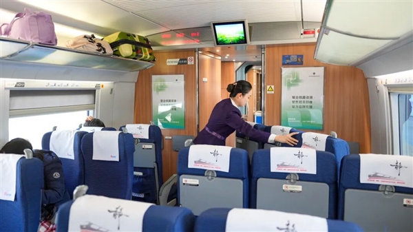 见没见过高铁换向！车尾秒变车头