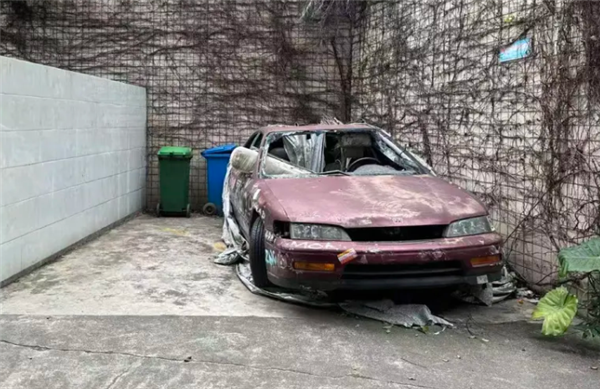终于对僵尸车出手了!深圳新规:长期占位不缴费者将罚款并纳入征信