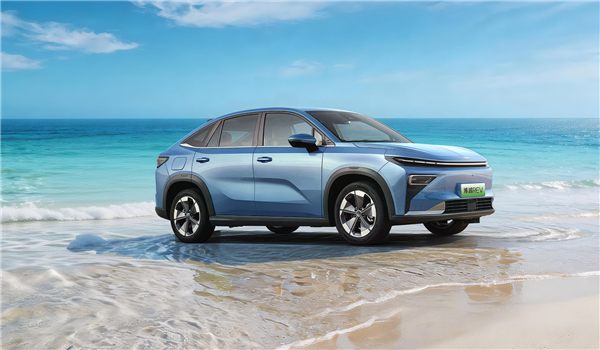 1升油能发3.77度电 吉利博越增程SUV预售：12.79万起