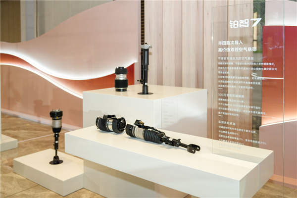 第一个把双腔空悬干到20万内的 竟然是丰田！