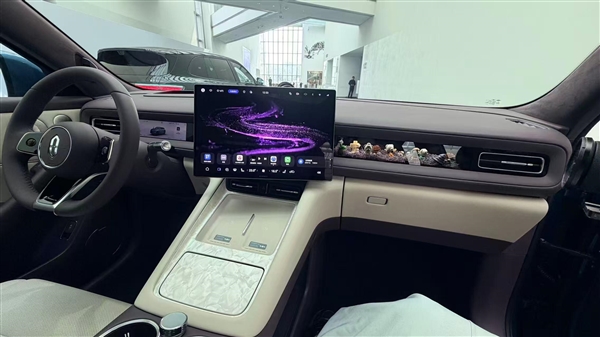 年轻家庭第一辆鸿蒙智行 全新问界M6本月23日开启预定