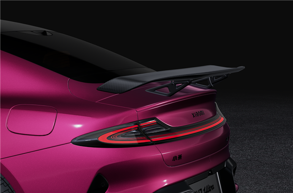 小米SU7 Ultra新增暮光玫瑰车漆、三档可调碳纤维尾翼：选装价1.1万、1.2万