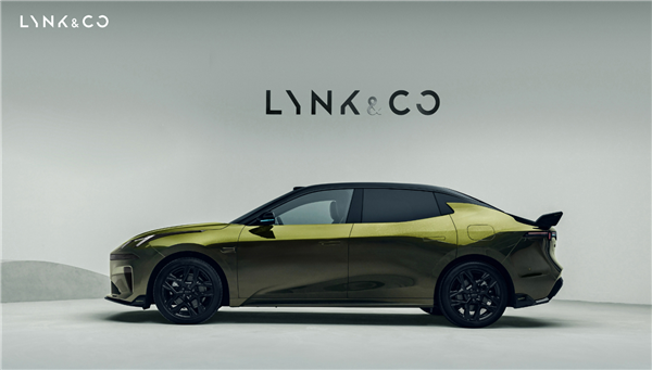 造型忒拉风！领克07 EM-P碳纤维尾翼版上市：限时13.98万起