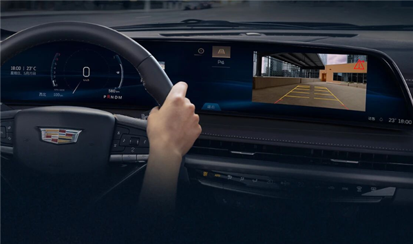 一口价15.99万起 新款凯迪拉克XT4上市：限时升级L2辅助