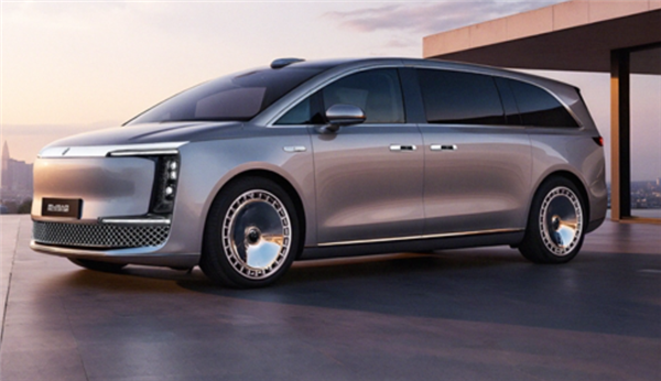 896线激光雷达上车！尊界MPV谍照曝光：前脸神似S800