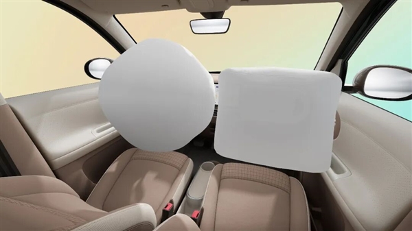 小姐姐可以换新车了 全新宏光MINIEV开订：至高可享万元大礼包