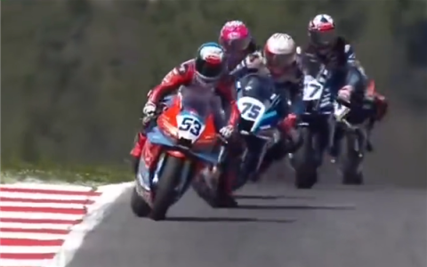 绝地反超！张雪机车“生吃”两台雅马哈R9和杜卡迪V2：再夺一冠