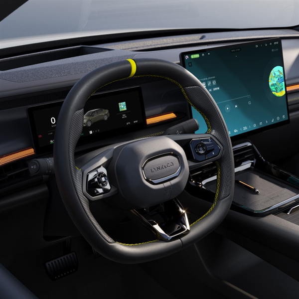 造型忒拉风！领克07 EM-P碳纤维尾翼版上市：限时13.98万起