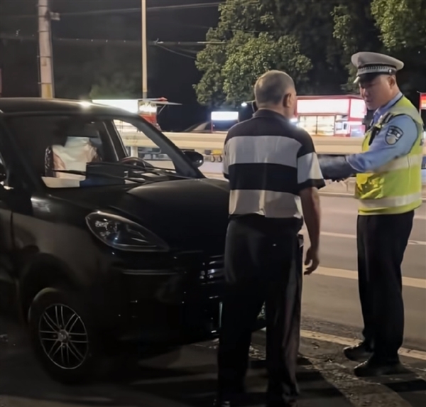 山寨豪车老头乐热销农村：一万开走“奔驰宝马” 解禁后可达80码