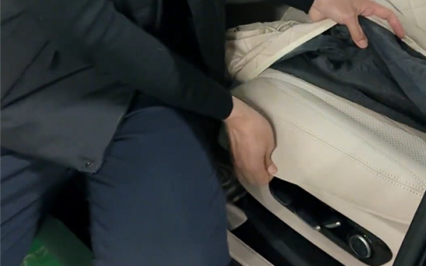 座椅套上又带套 车主卖出准新问界M8：二手车老板都呆了